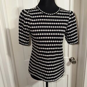 Women’s small SP Ann Taylor Black and White Patterned Short Sleeve Top
